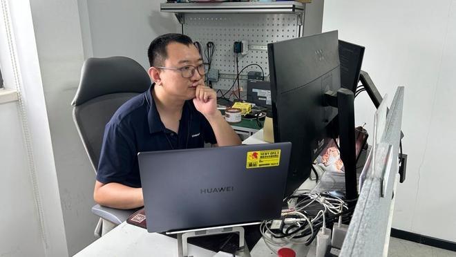 我与上海共成长·松江 “90后”工程师为中国智造撑起“安全伞